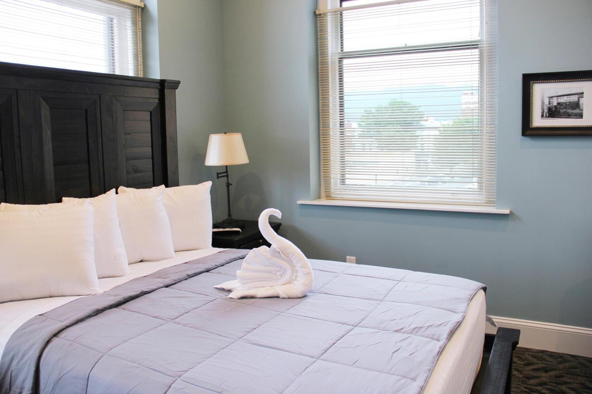City Hall Grand Hotel Williamsport Room photo
